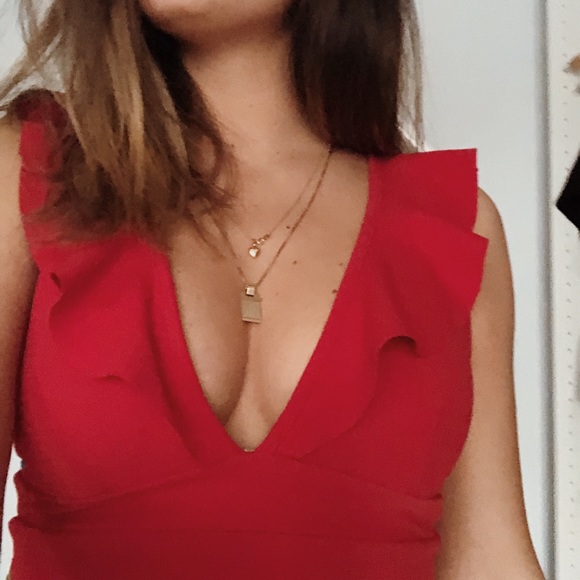 Classy red top - Picture 3 of 3